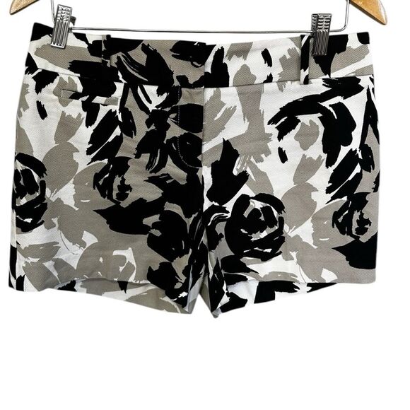 LOFT Pants - Ann Taylor LOFT Size 2 Cotton Blend Black/White/Tan Floral Riviera Shorts